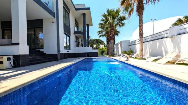 Casa independiente en calle José Aldeguer