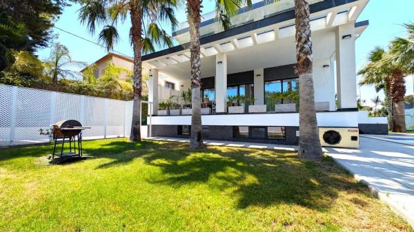 Casa independiente en calle José Aldeguer