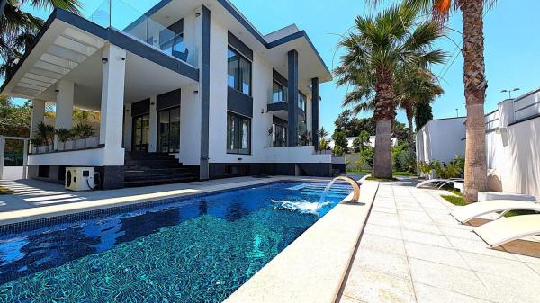 Casa independiente en calle José Aldeguer