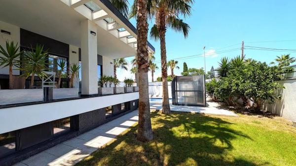 Casa independiente en calle José Aldeguer