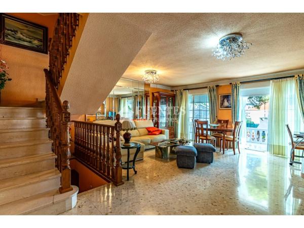 Chalet en calle de la Dorada, 11