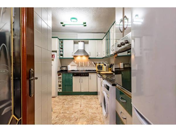 Chalet en calle de la Dorada, 11