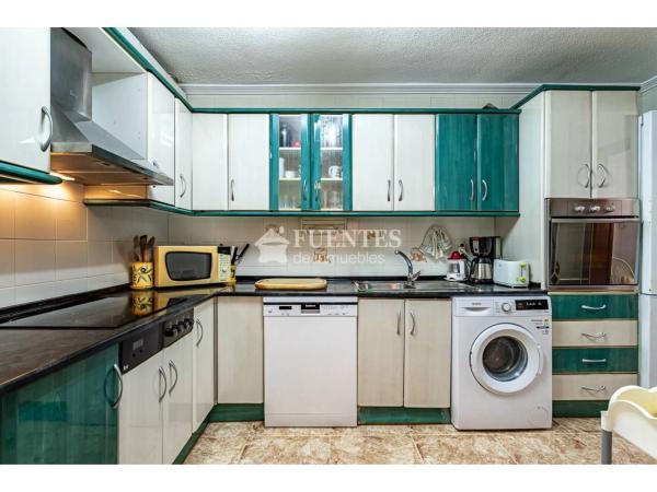 Chalet en calle de la Dorada, 11