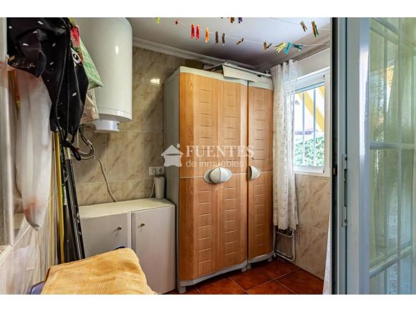 Chalet en calle de la Dorada, 11