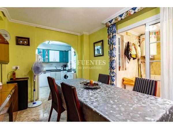 Chalet en calle de la Dorada, 11