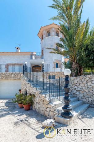 Casa independiente en calle Mostaza