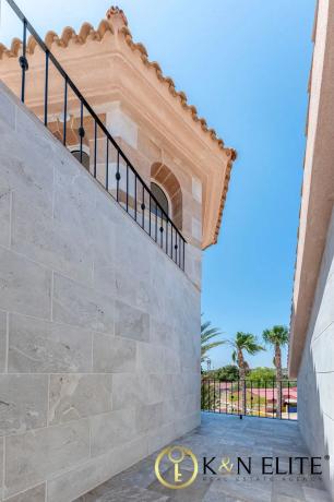 Casa independiente en calle Mostaza