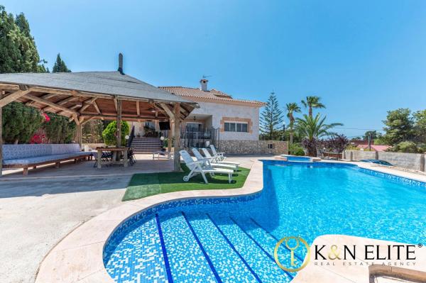 Casa independiente en calle Mostaza