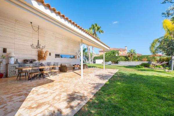 Casa independiente en calle Mostaza