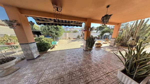 Casa independiente en calle Biar