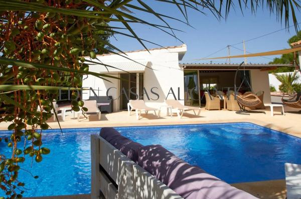 Casa independiente en calle Gaviotas