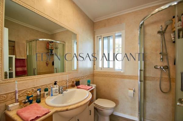 Casa independiente en calle Gaviotas