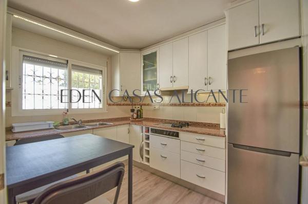 Casa independiente en calle Gaviotas