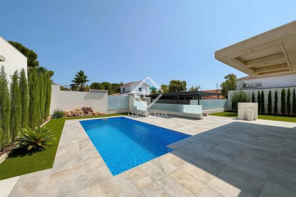 Casa independiente en calle de Santamaria