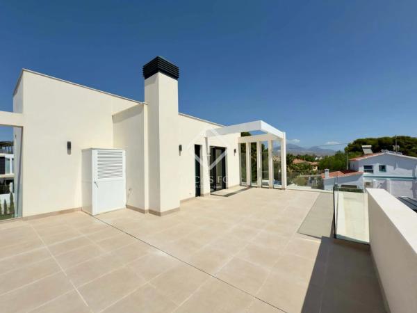 Casa independiente en calle de Santamaria