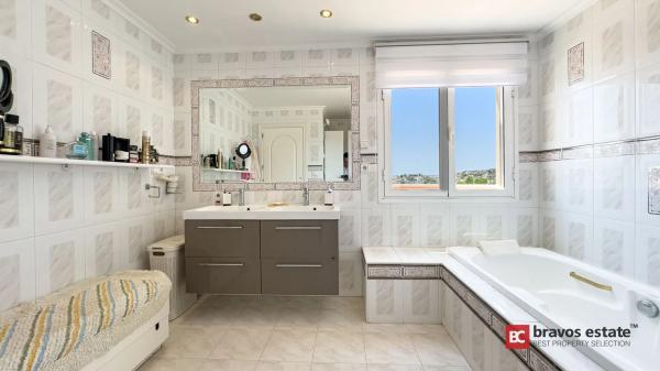 Casa independiente en calle Islandia