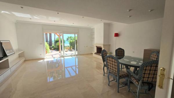 Chalet pareado en calle dels Morros Alts, 10