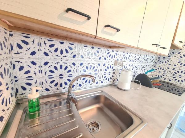 Chalet pareado en calle de Gaianes, 1