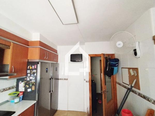 Chalet adosado en calle Elda