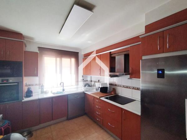 Chalet adosado en calle Elda