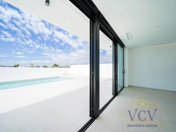 Casa independiente en calle la Font Roja