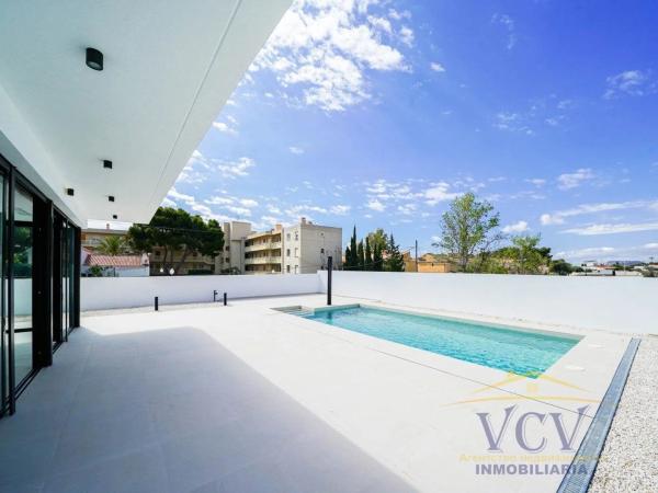 Casa independiente en calle la Font Roja