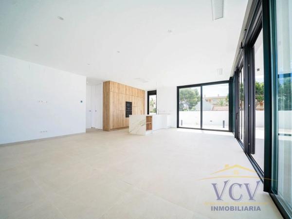 Casa independiente en calle la Font Roja