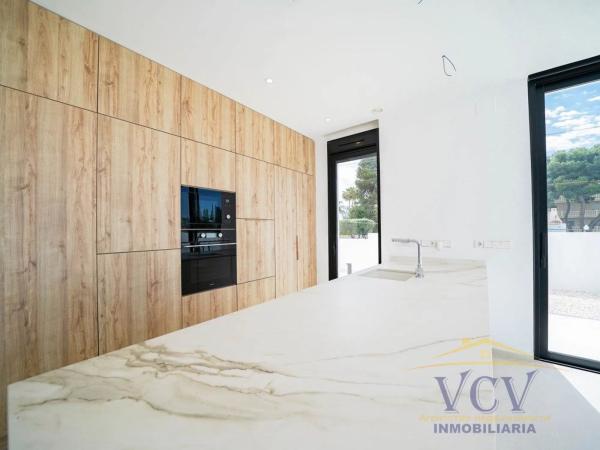 Casa independiente en calle la Font Roja