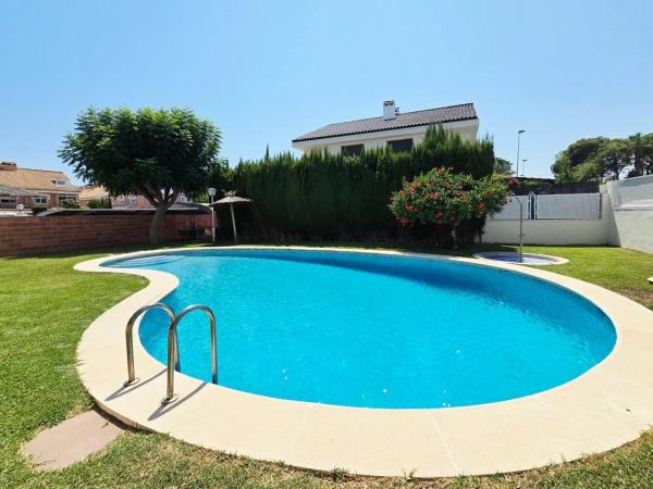 Chalet adosado en avenida Novelda