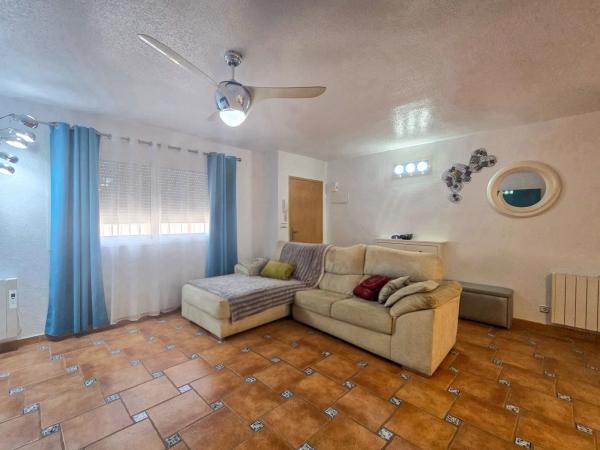 Chalet adosado en avenida Novelda