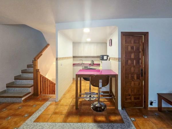 Chalet adosado en avenida Novelda