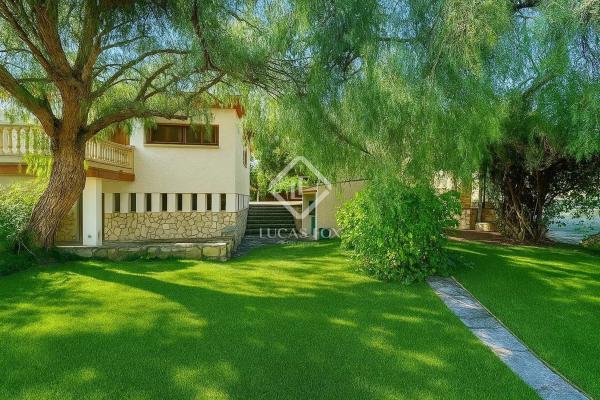 Casa independiente en calle Font del Salmitre