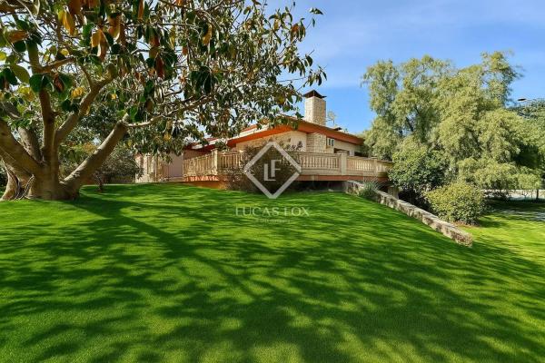 Casa independiente en calle Font del Salmitre