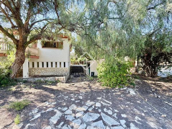 Casa independiente en calle Font del Salmitre