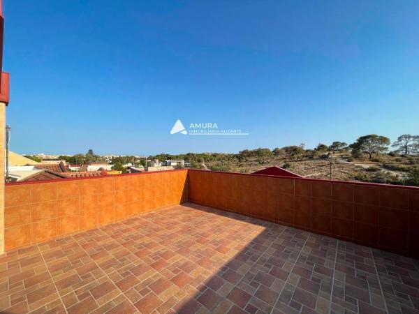 Chalet adosado en calle Pintor Sorolla