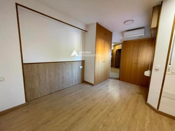 Chalet adosado en calle Pintor Sorolla