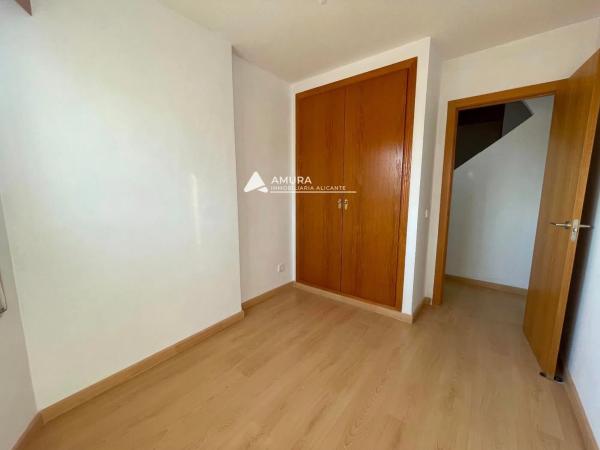 Chalet adosado en calle Pintor Sorolla