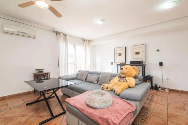 Chalet pareado en calle Cervantes