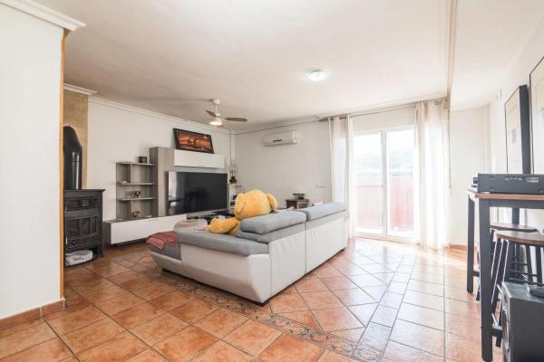 Chalet pareado en calle Cervantes