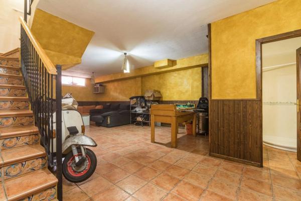 Chalet pareado en calle Cervantes