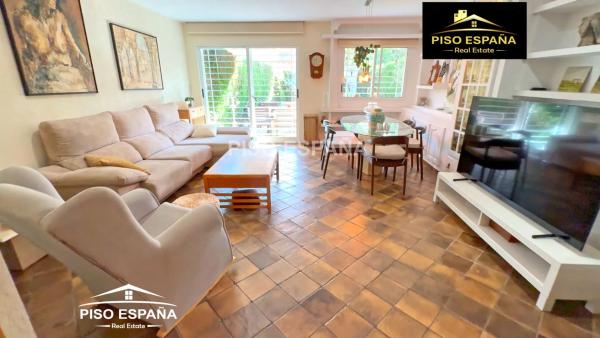 Chalet adosado en Av Creuetes