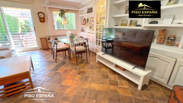 Chalet adosado en Av Creuetes