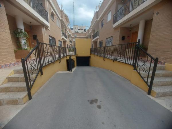 Chalet adosado en calle Pizarro