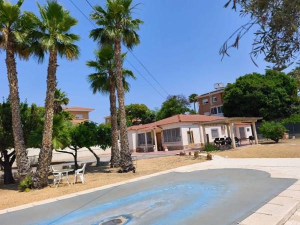 Casa independiente en calle Granados