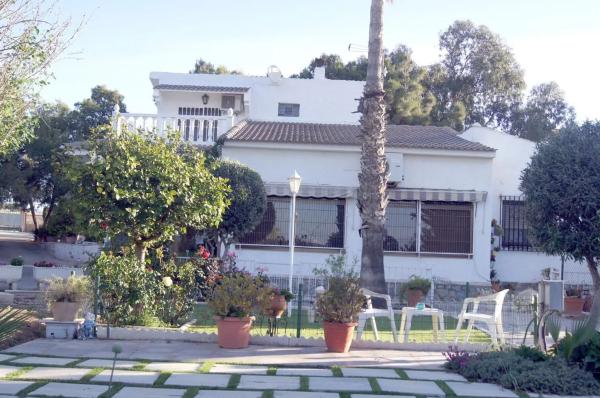 Casa independiente en calle Partida del Raspeig