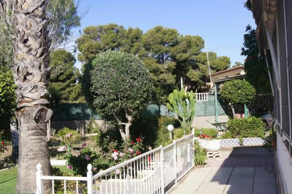 Casa independiente en calle Partida del Raspeig
