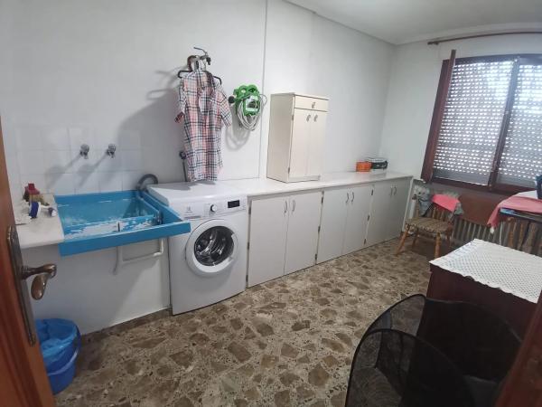 Chalet adosado en calle de la Constitució