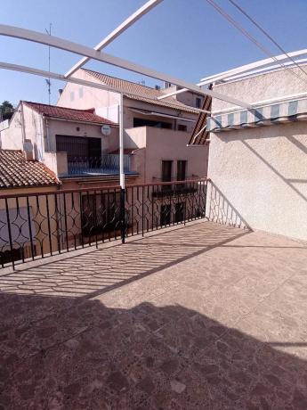 Chalet adosado en calle de la Constitució