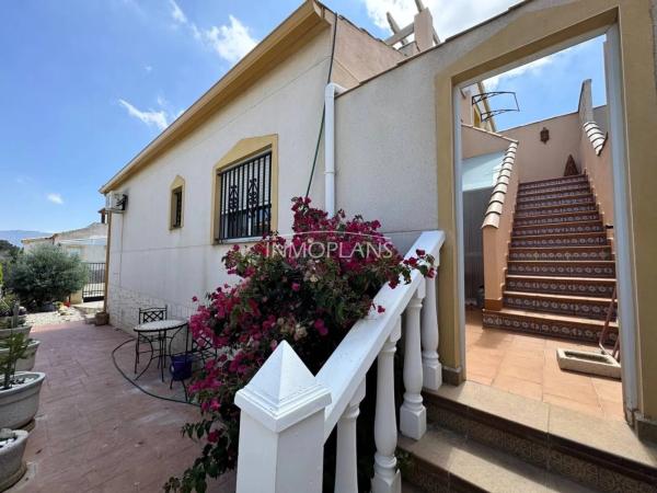 Chalet pareado en calle Río Narcea