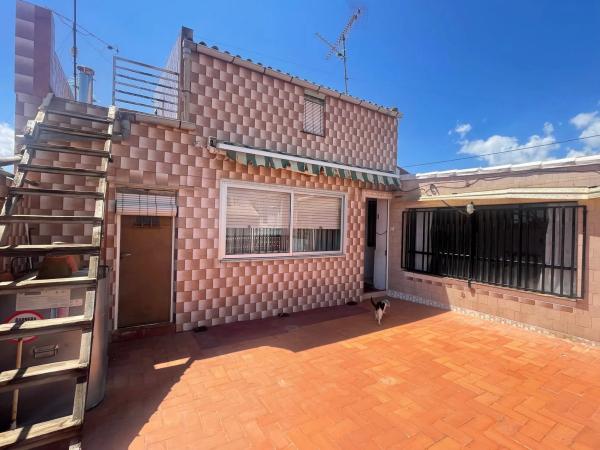 Chalet adosado en calle Zorrilla, 49